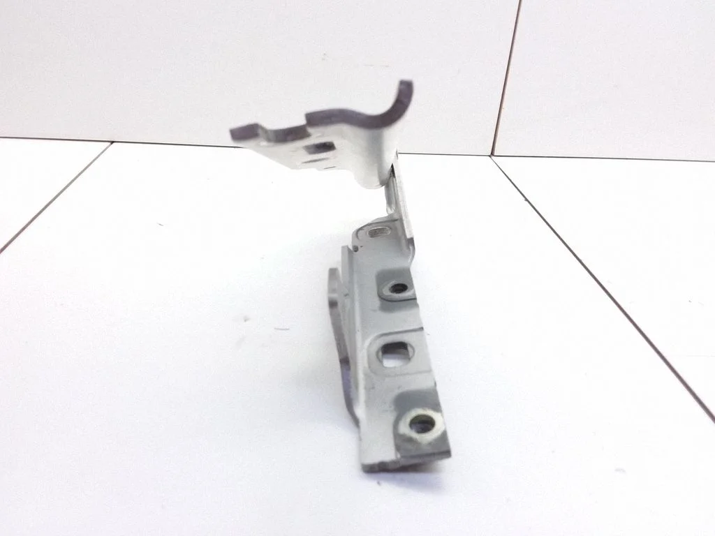 Engine bonnet/hood hinges – Saab 9-3 Ver2 (2003-2007)