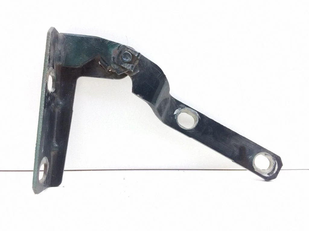 Engine bonnet/hood hinges – Saab 9000 CS (1992-1998)