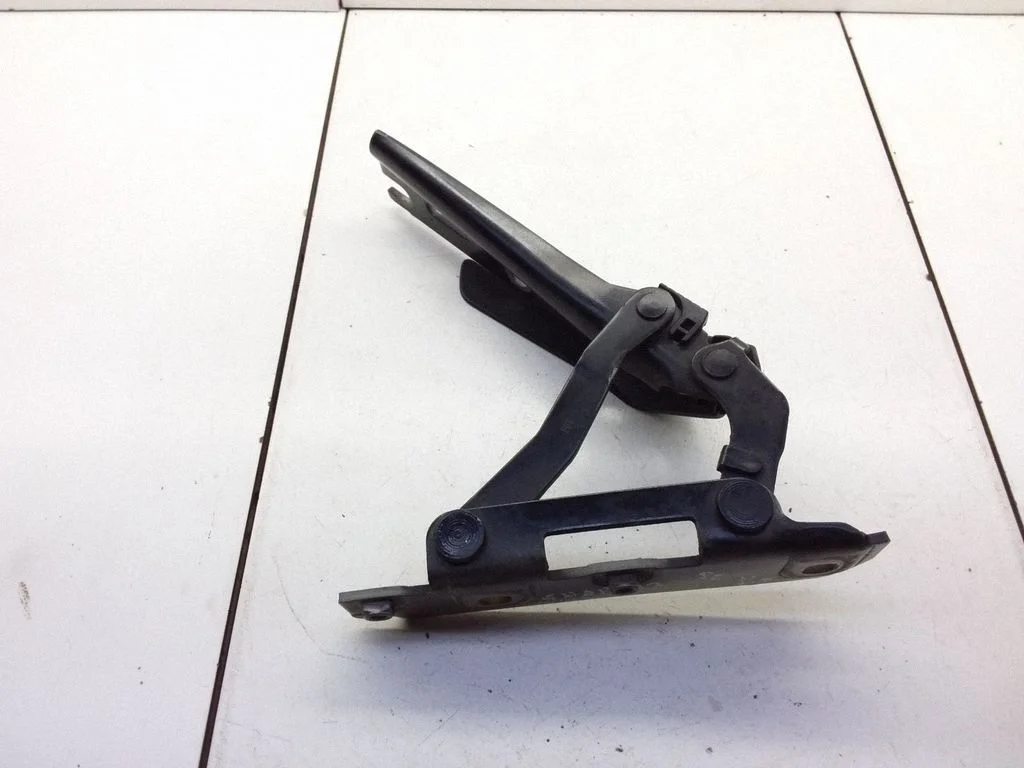 Engine bonnet/hood hinges – Saab 9-3 Ver2 (2003-2007)