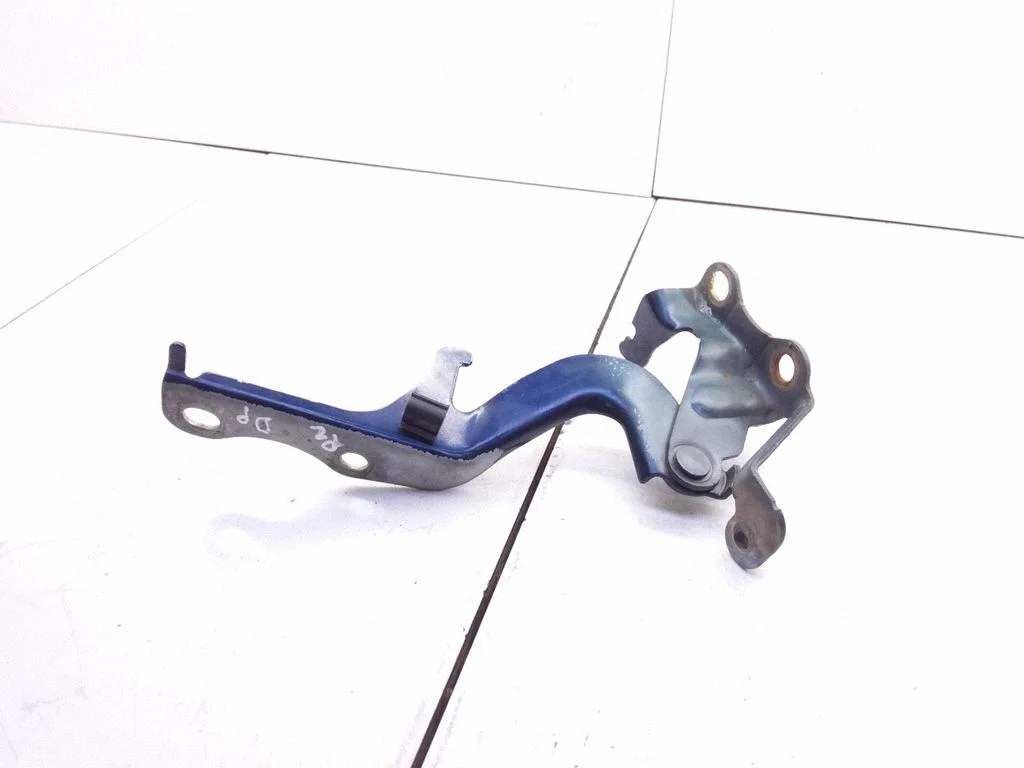 Engine bonnet/hood hinges – front right