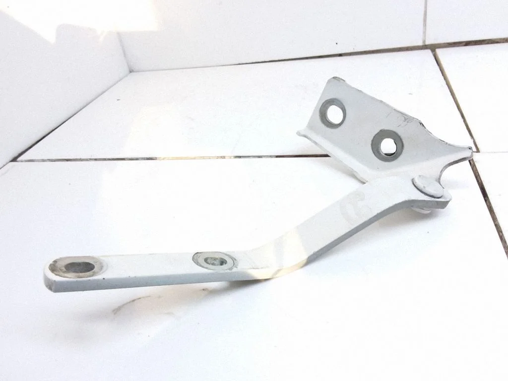 Mootorikapoti hinged 6N0823302