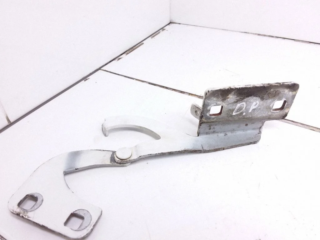 Mootorikapoti hinged – parem