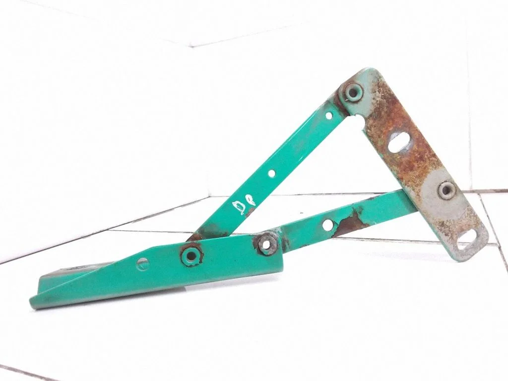 Mootorikapoti hinged – parem