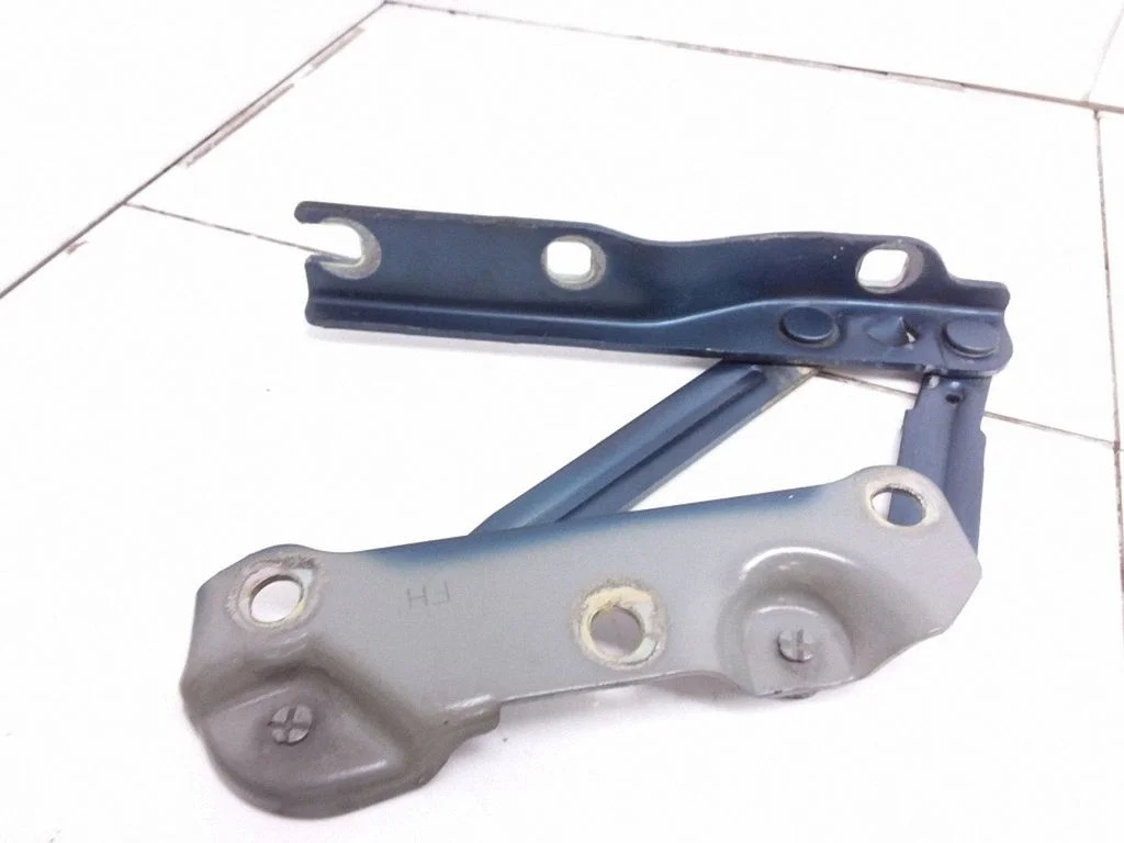 Engine bonnet/hood hinges – Saab 9-5 (2006-2010)