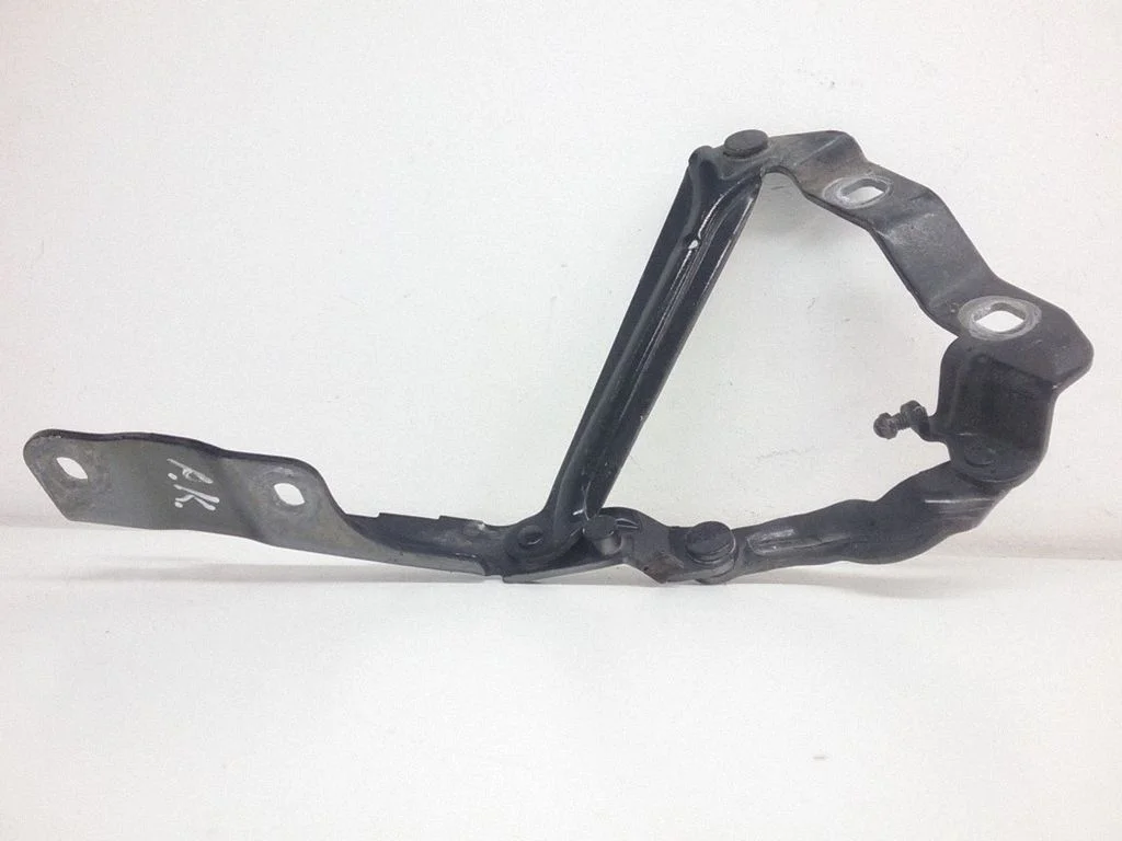 Engine bonnet/hood hinges 1C0823301D