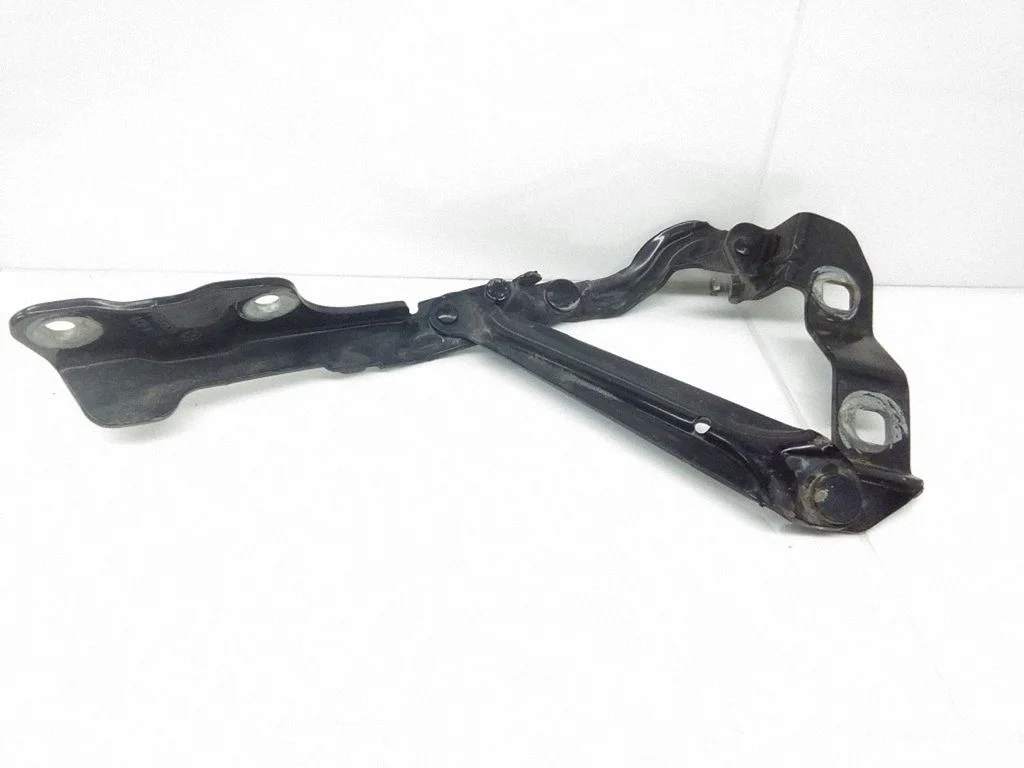 Engine bonnet/hood hinges 1C0823302D