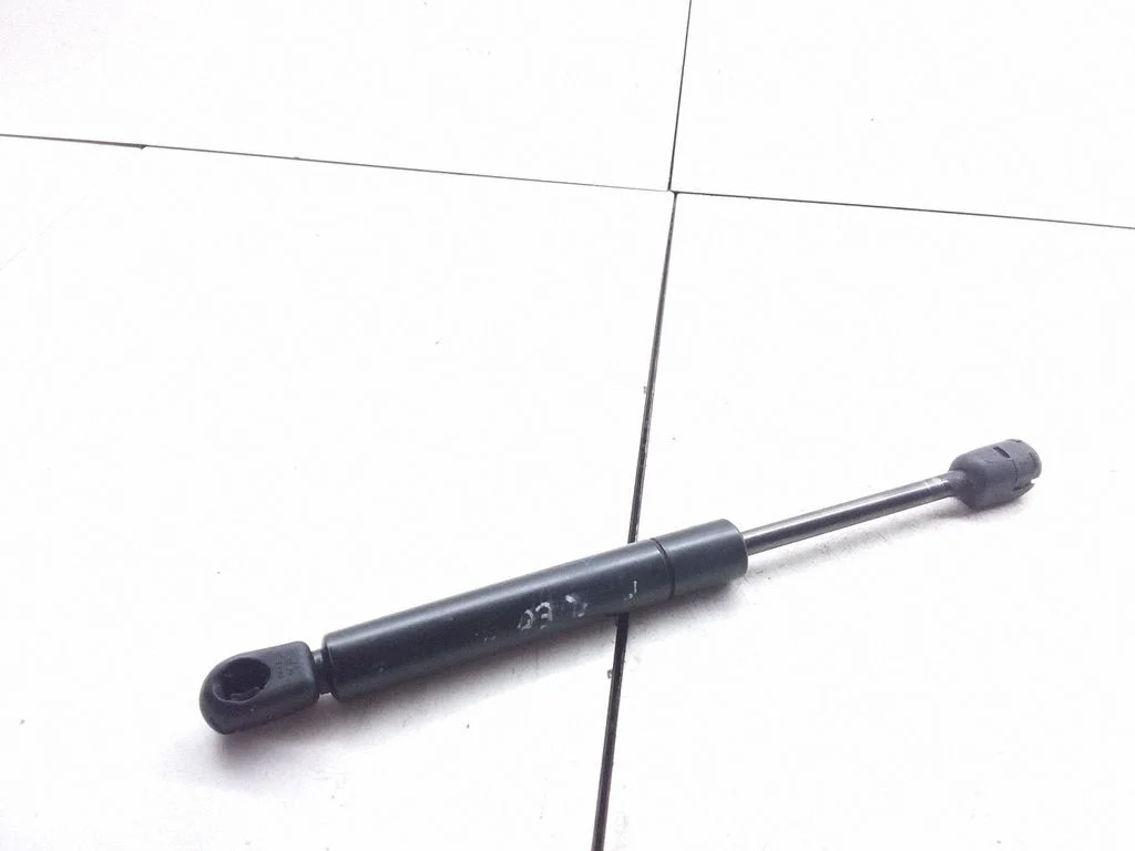 Front bonnet/hood damper/strut – Ford Mondeo Mk III (2000-2007)