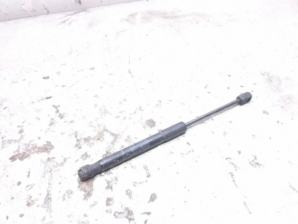 Front bonnet/hood damper/strut – Land Rover Range Rover Sport L494 (2013-)