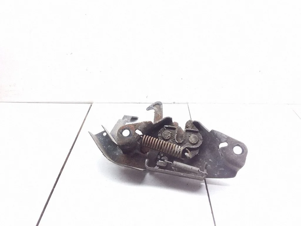 Engine bonnet/hood lock/catch