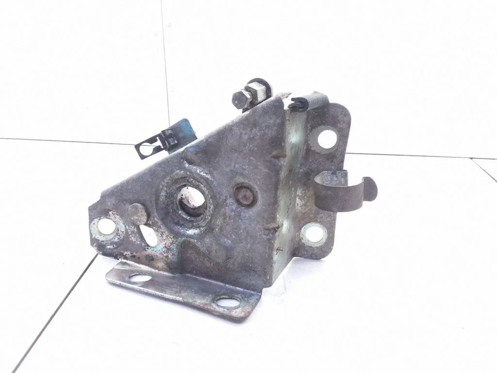Engine bonnet/hood lock/catch