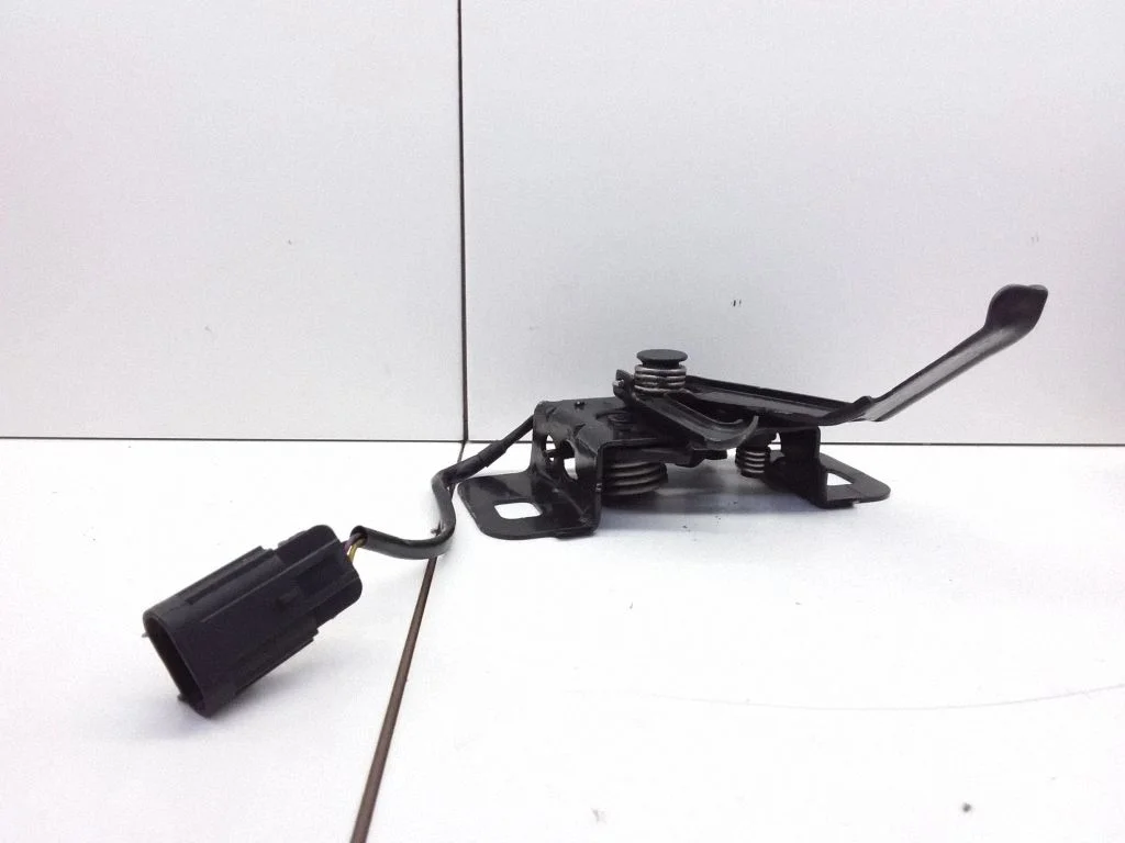 Engine bonnet/hood lock/catch 10095