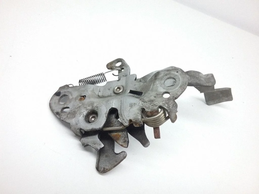 Motora pārsega slēdzene 9635742080