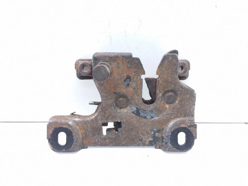 Engine bonnet/hood lock/catch