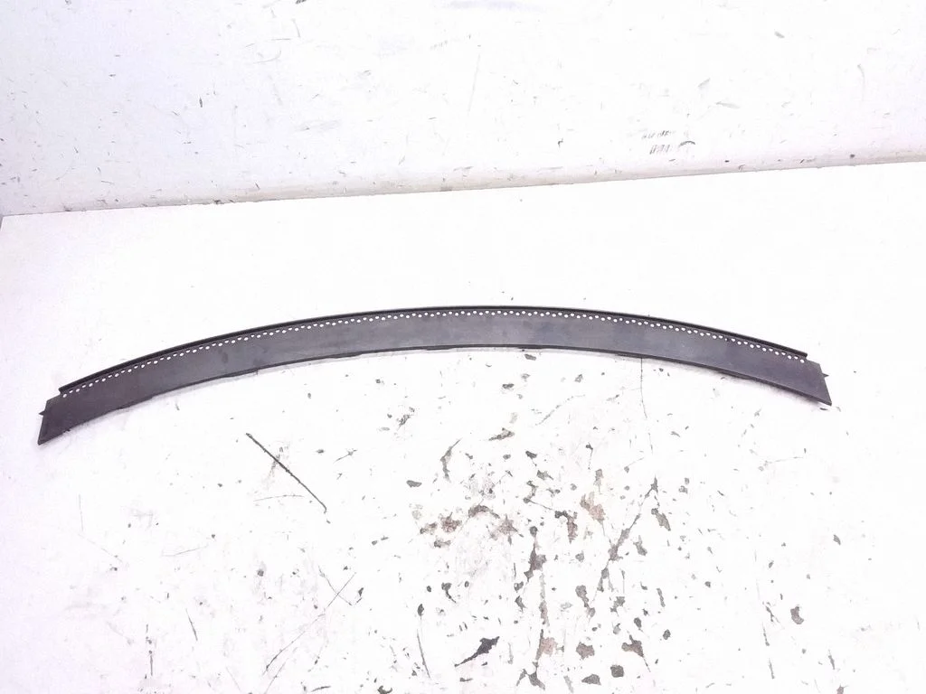 Wiper trim – Ford Galaxy (2000-2006)