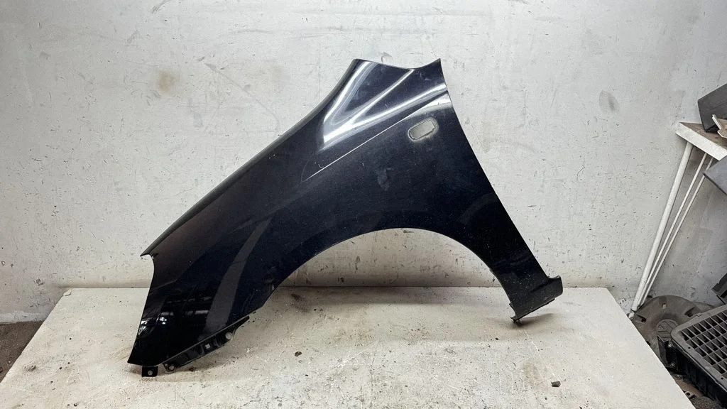 Fender – front left