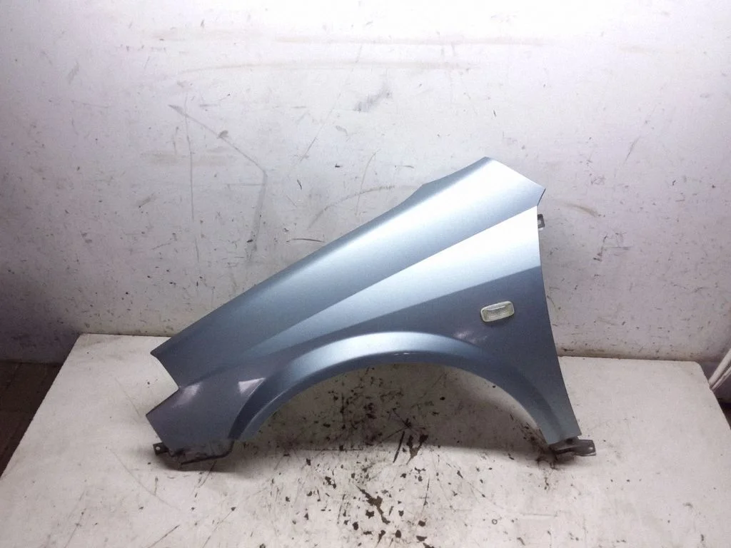 Fender – front left