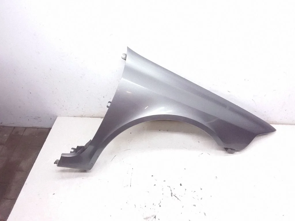 Fender – front right