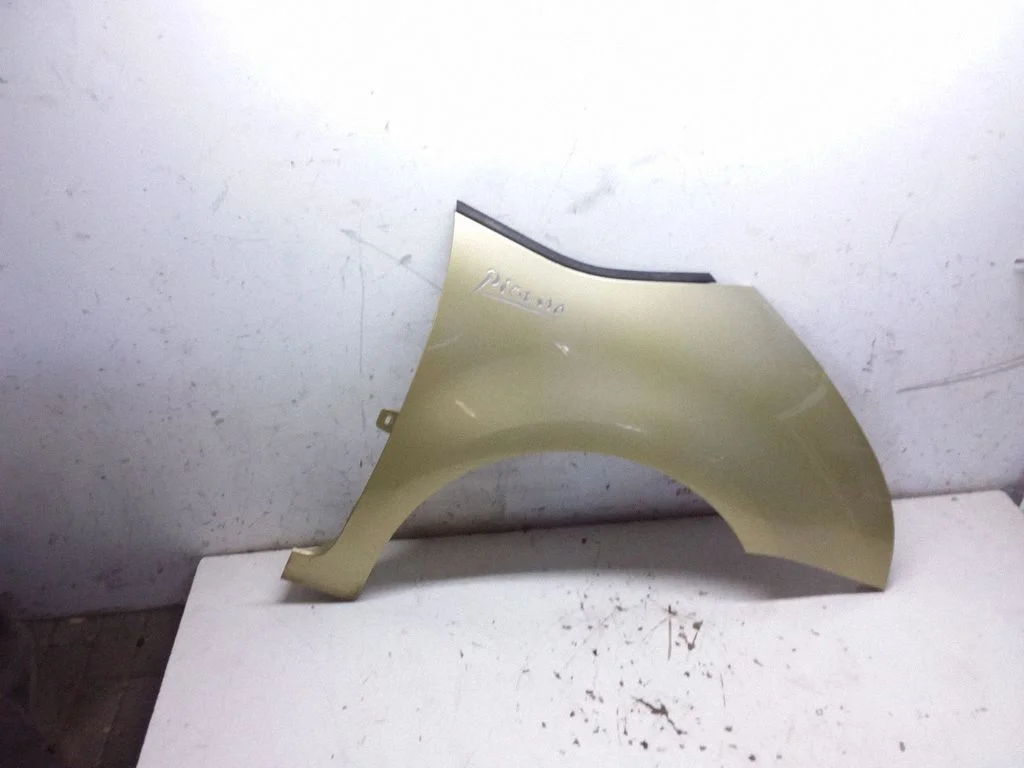 Fender – front right
