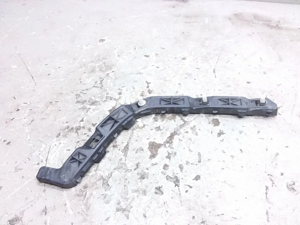 Rear bumper mounting bracket – KIA Sorento (2015-2020)