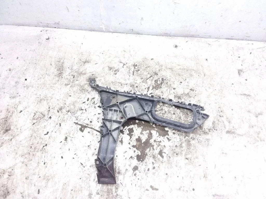 Rear bumper mounting bracket 4L0807453A
