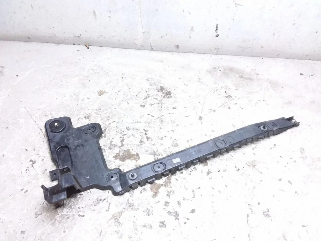 Tagumise kaitseraua kinnitusklamber – Ford Transit Custom (2013-2023)