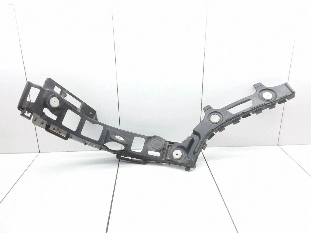 Tagumise kaitseraua kinnitusklamber – Opel Zafira B (2005-2014)