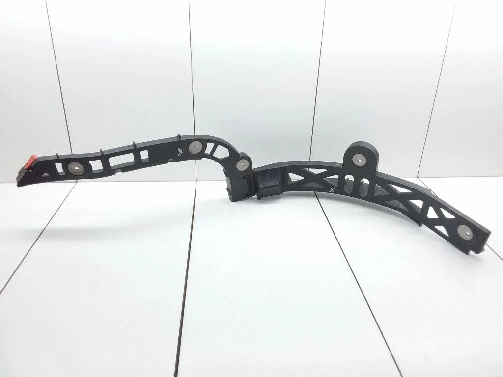 Rear bumper mounting bracket – Opel Signum (2003-2008)