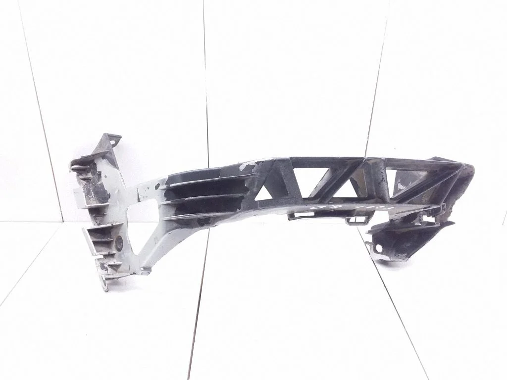 Rear bumper mounting bracket – Peugeot 207 CC (2007-2014)