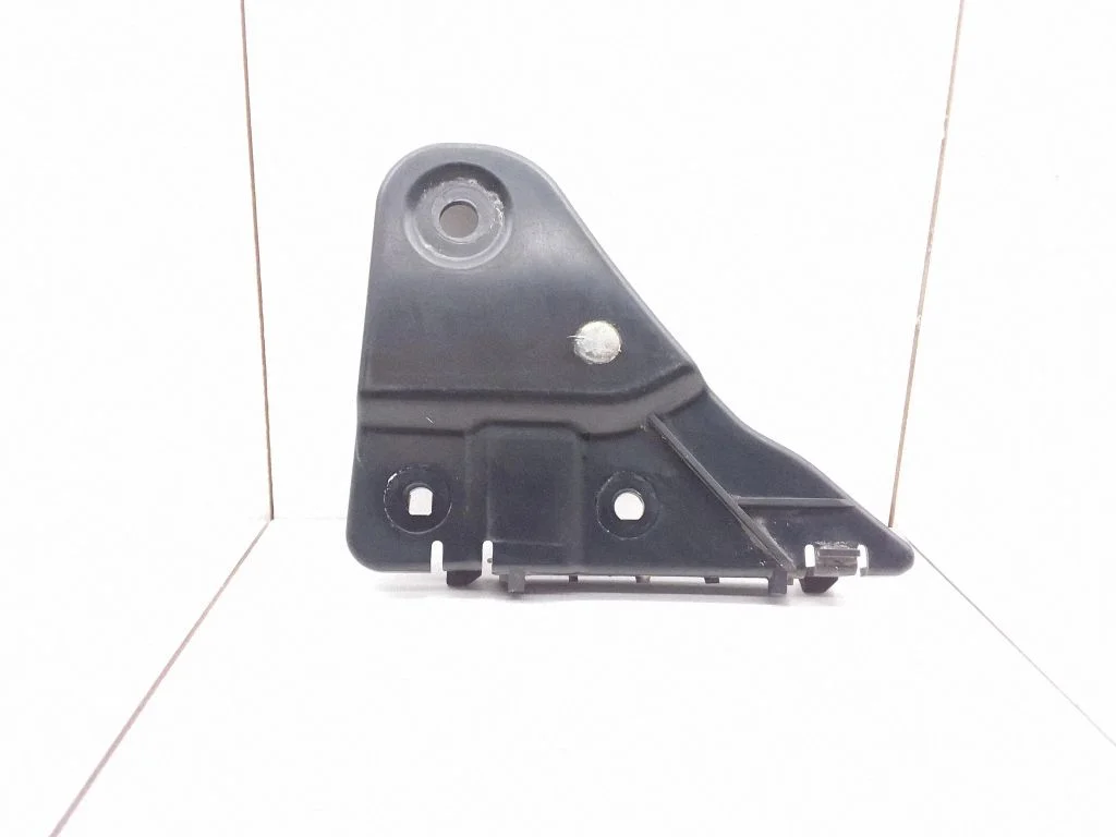 Rear bumper mounting bracket