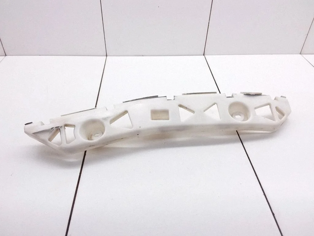 Rear bumper mounting bracket C235502J