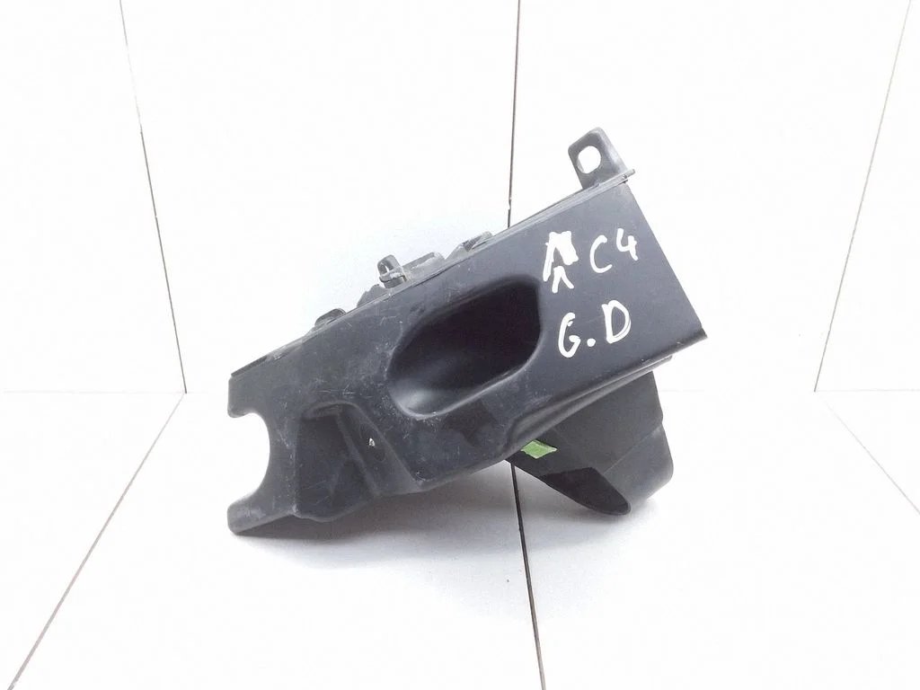Rear bumper mounting bracket – Citroen C4 I (2004-2010)