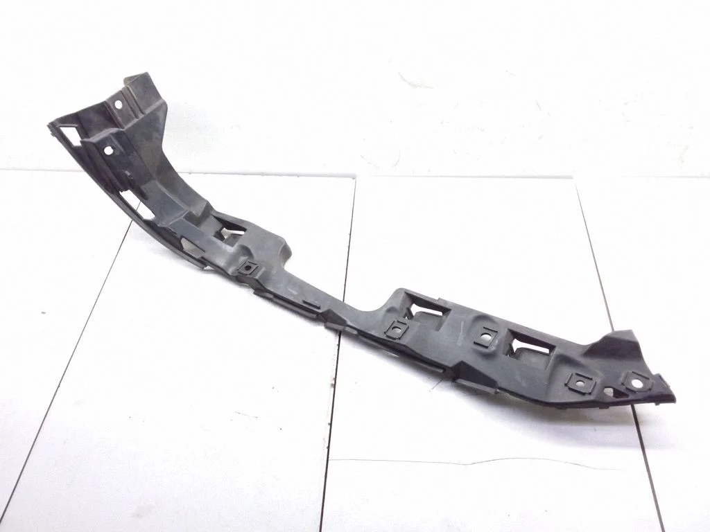 Rear bumper mounting bracket 6L5807394E