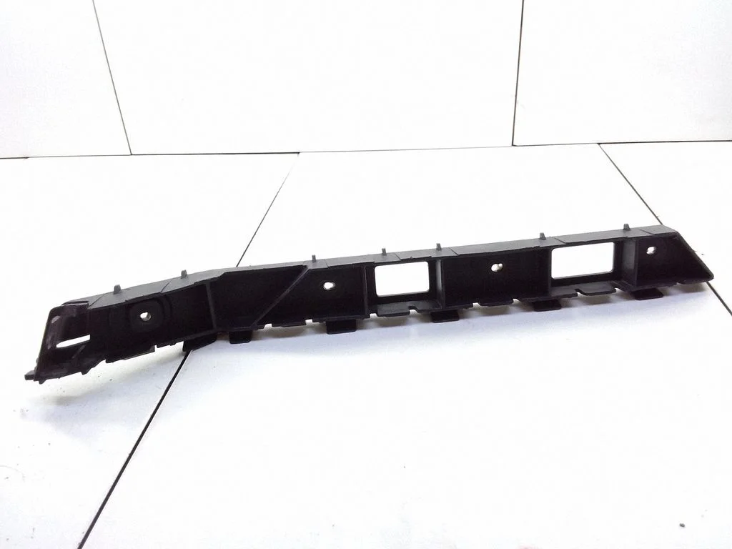 Tagumise kaitseraua kinnitusklamber – Opel Astra H (2004-2012)