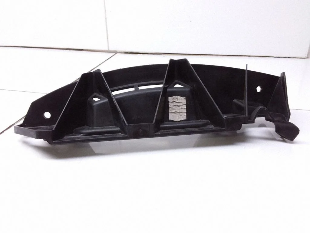 Tagumise kaitseraua kinnitusklamber – Skoda Octavia Mk2 (1Z) (2004-2013)