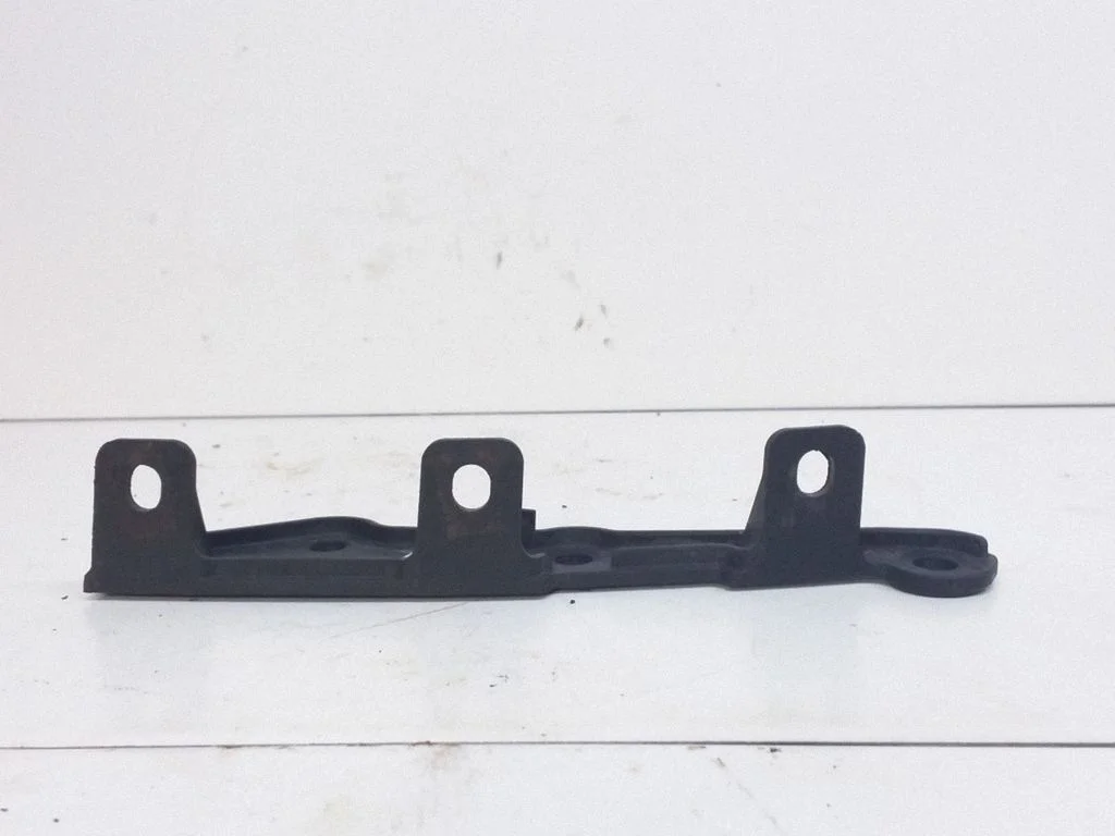 Rear bumper mounting bracket – rear left