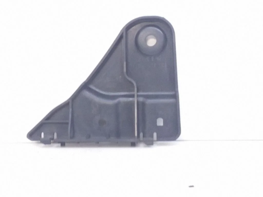 Rear bumper mounting bracket – rear right