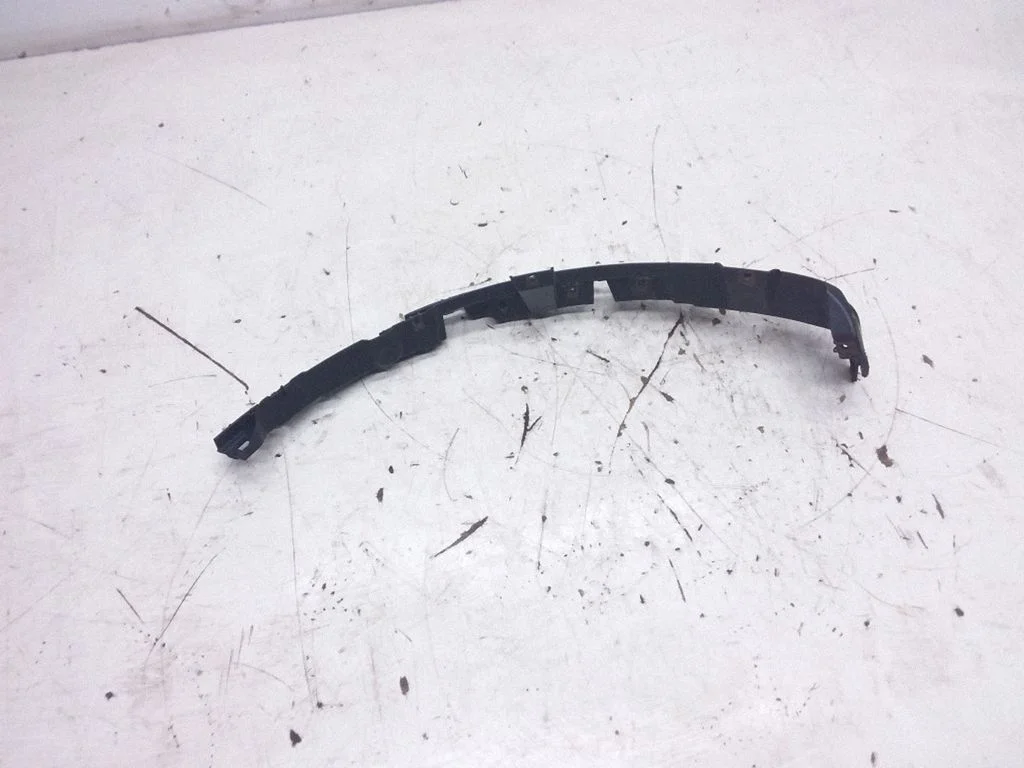 Rear bumper mounting bracket 8Z0853863A