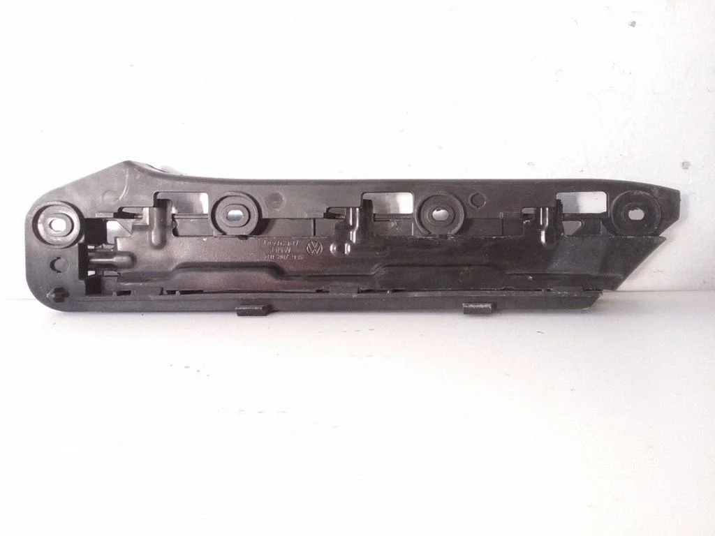 Tagumise kaitseraua kinnitusklamber – Volkswagen Touran I (2003-2010)
