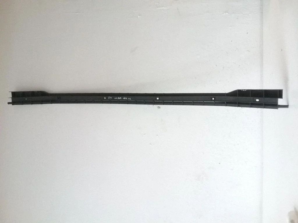 Rear bumper mounting bracket 3B5807861C