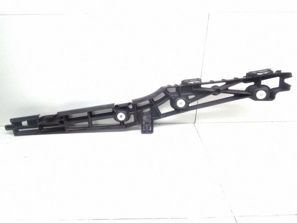 Tagumise kaitseraua kinnitusklamber – Opel Insignia A (2008-2017)