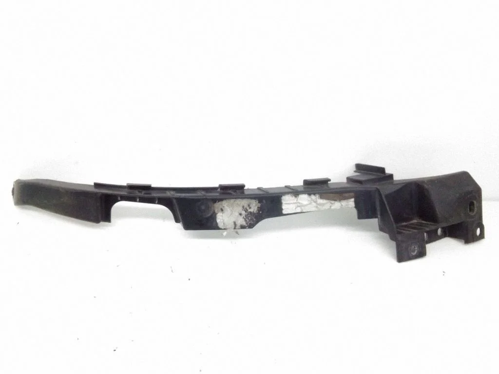 Rear bumper mounting bracket 13250571
