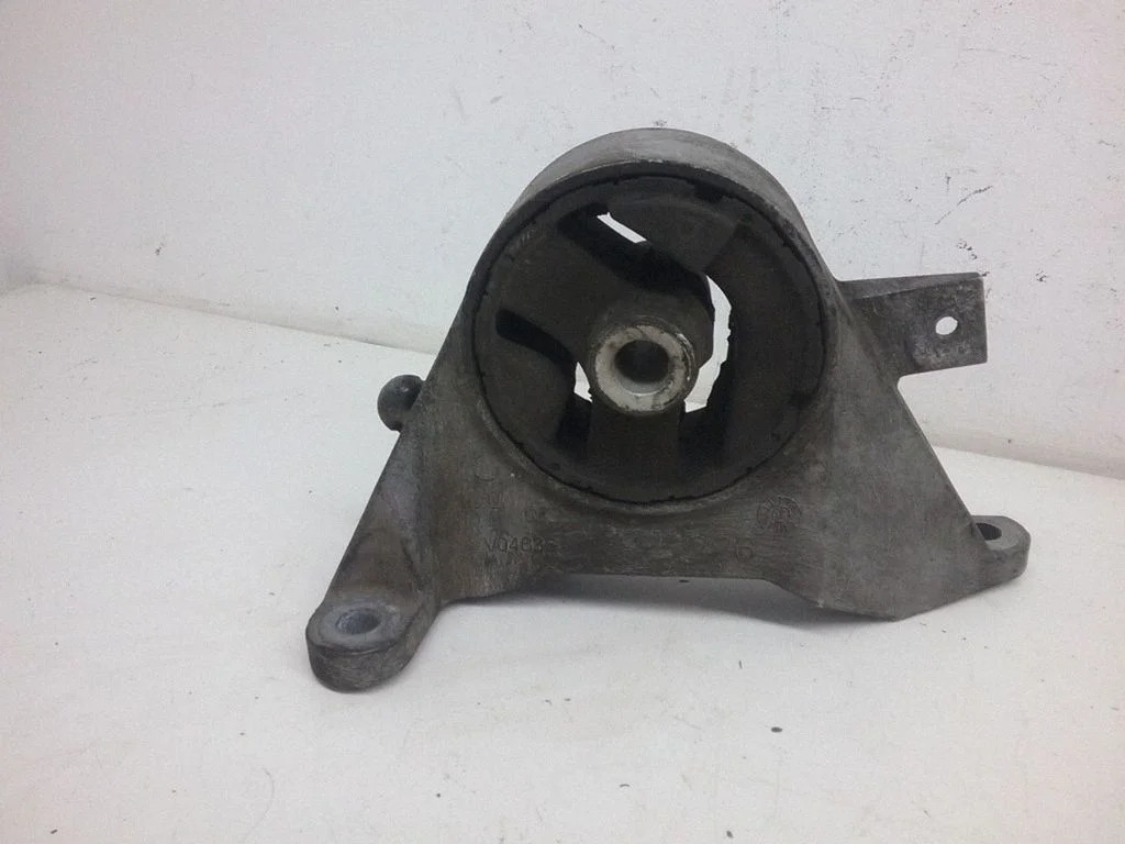 Gearbox mount V04636
