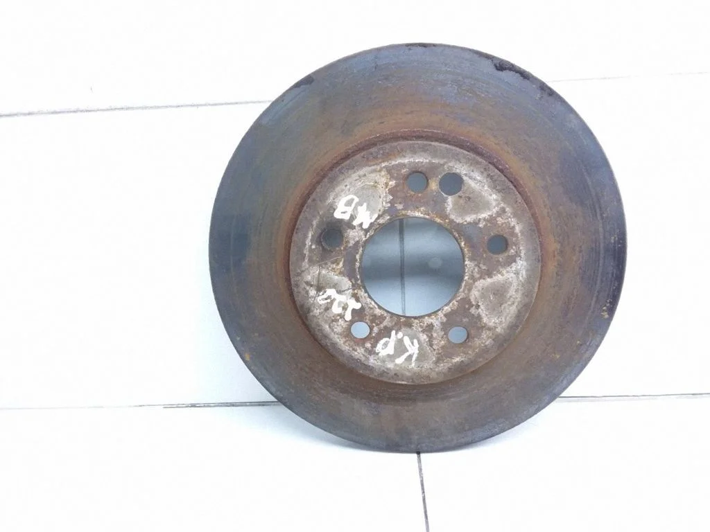 Priekšējais bremžu disks – kreisā