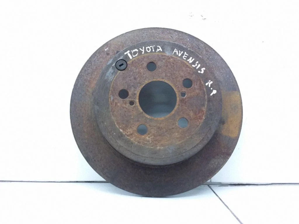 Priekšējais bremžu disks – Toyota Avensis T250 (2003-2006)
