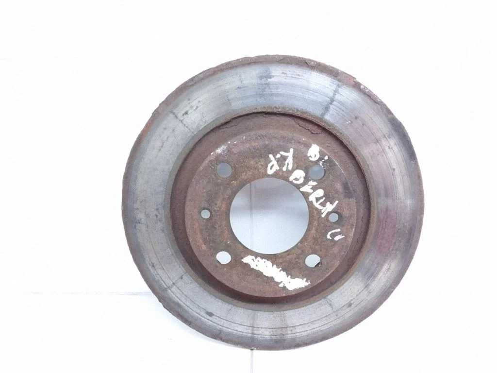 Priekšējais bremžu disks – kreisā