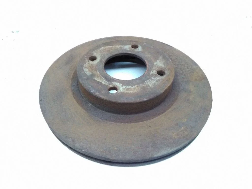 Tarcza hamulcowa przednia – Nissan Almera N16 (2000-2010)