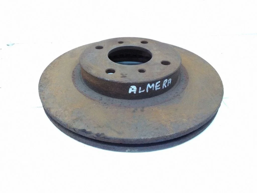 Tarcza hamulcowa przednia – Nissan Almera N16 (2000-2010)