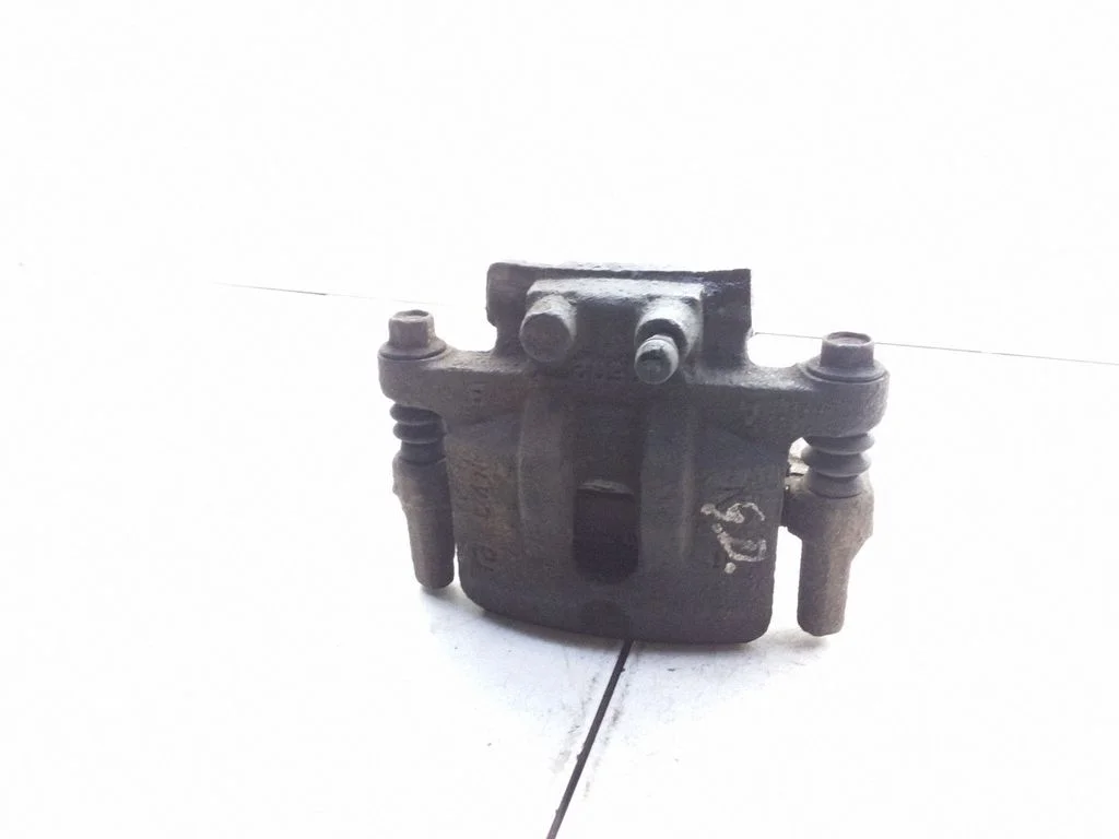 Rear brake caliper – rear right