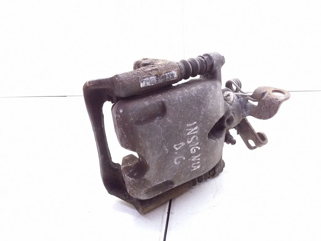 Rear brake caliper – rear right