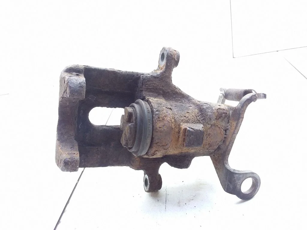 Rear brake caliper – Ford Focus (1998-2004)